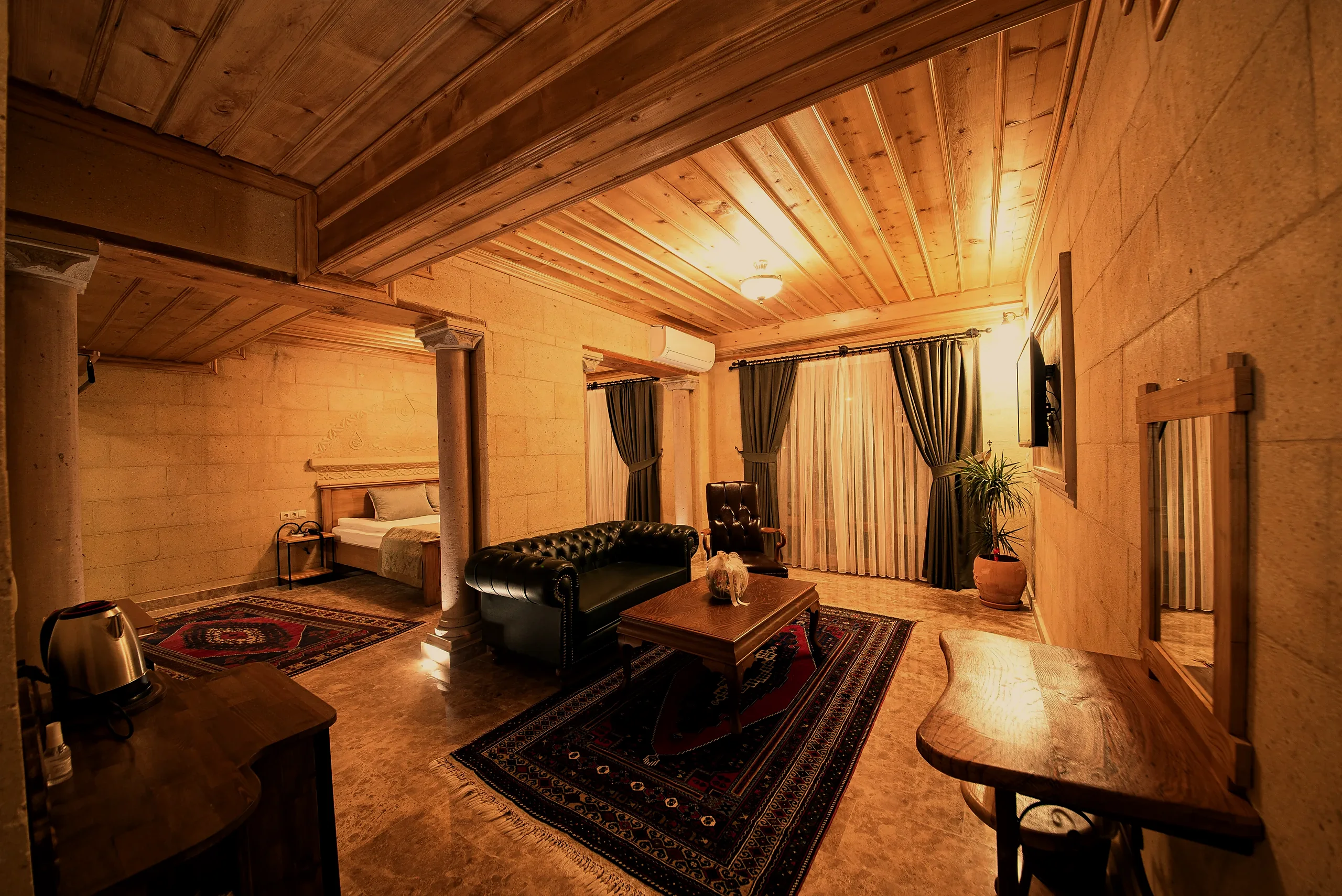 Cratus Suite 305 — Cratus Stone Palace, Göreme (1/4)