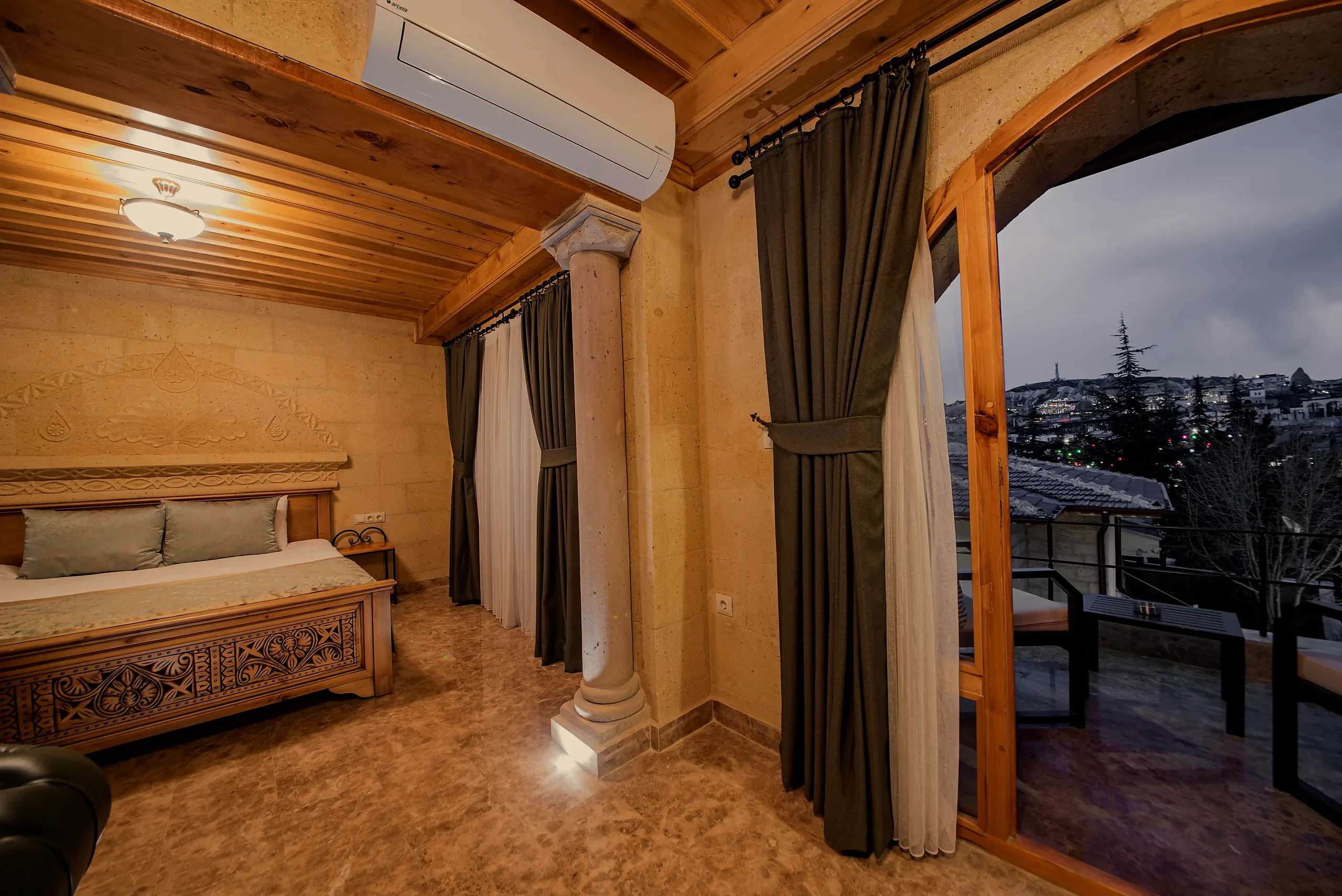 Cratus Suite 305 — Cratus Stone Palace, Göreme (2/4)