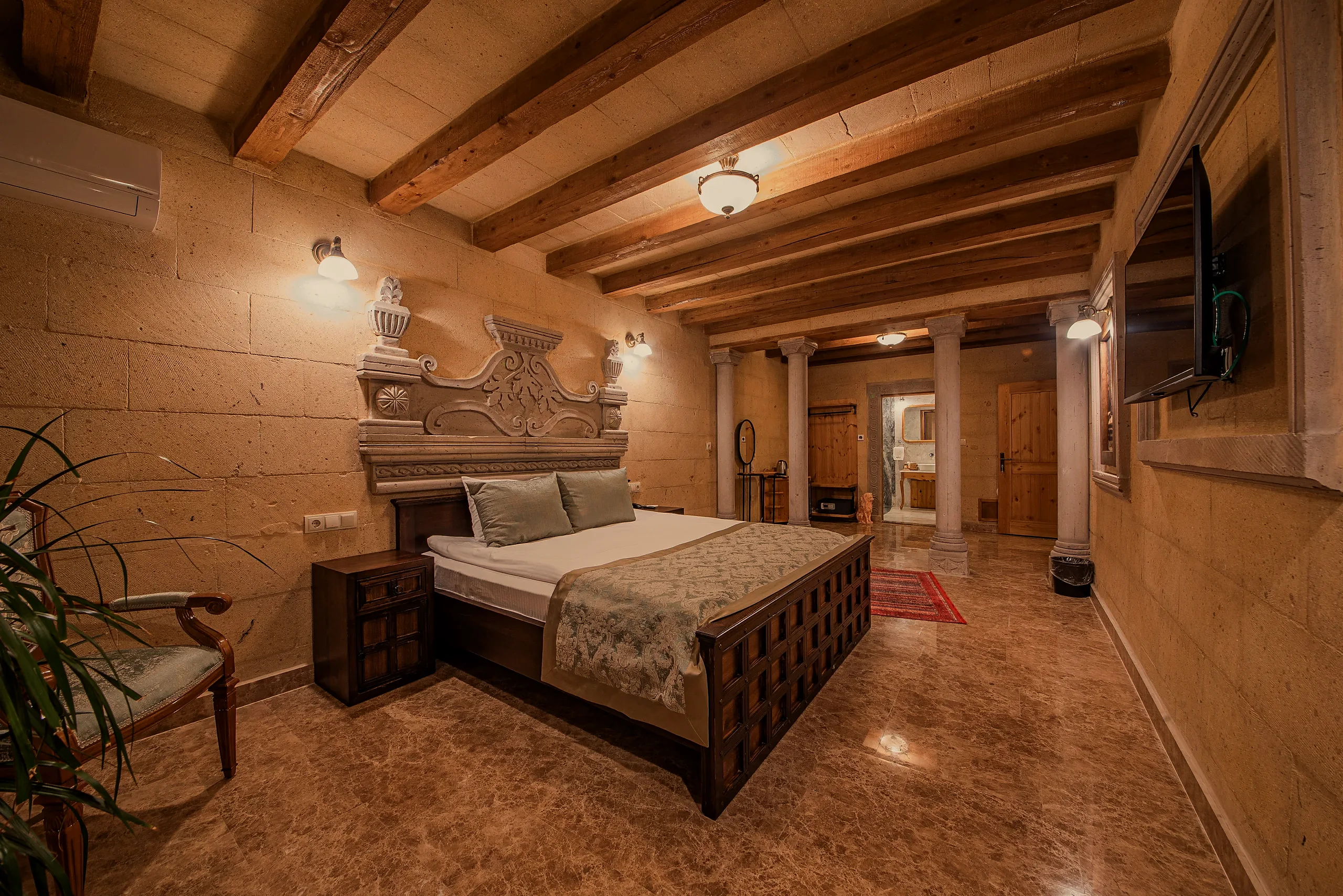 Junior Suite 205 ve 304 — Cratus Stone Palace, Göreme (1/5)