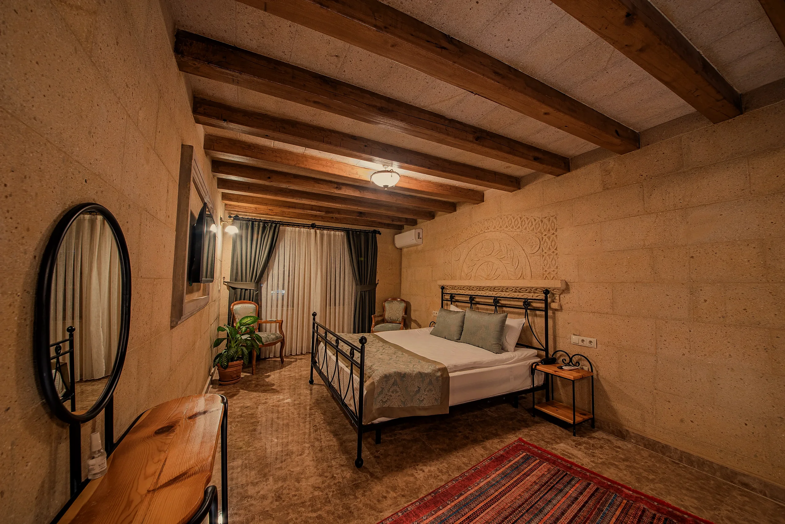 Junior Suite 205 ve 304 — Cratus Stone Palace, Göreme (4/5)