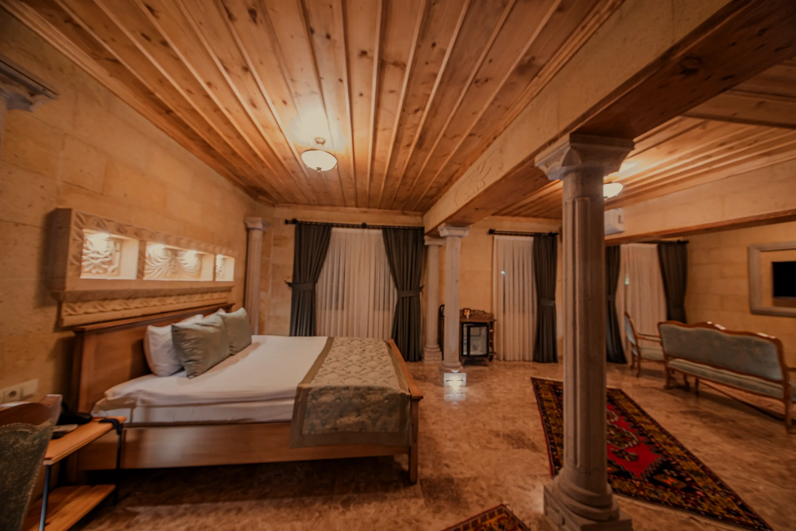 Balkonlu Junior Suite 303 — Cratus Stone Palace, Göreme (1/3)