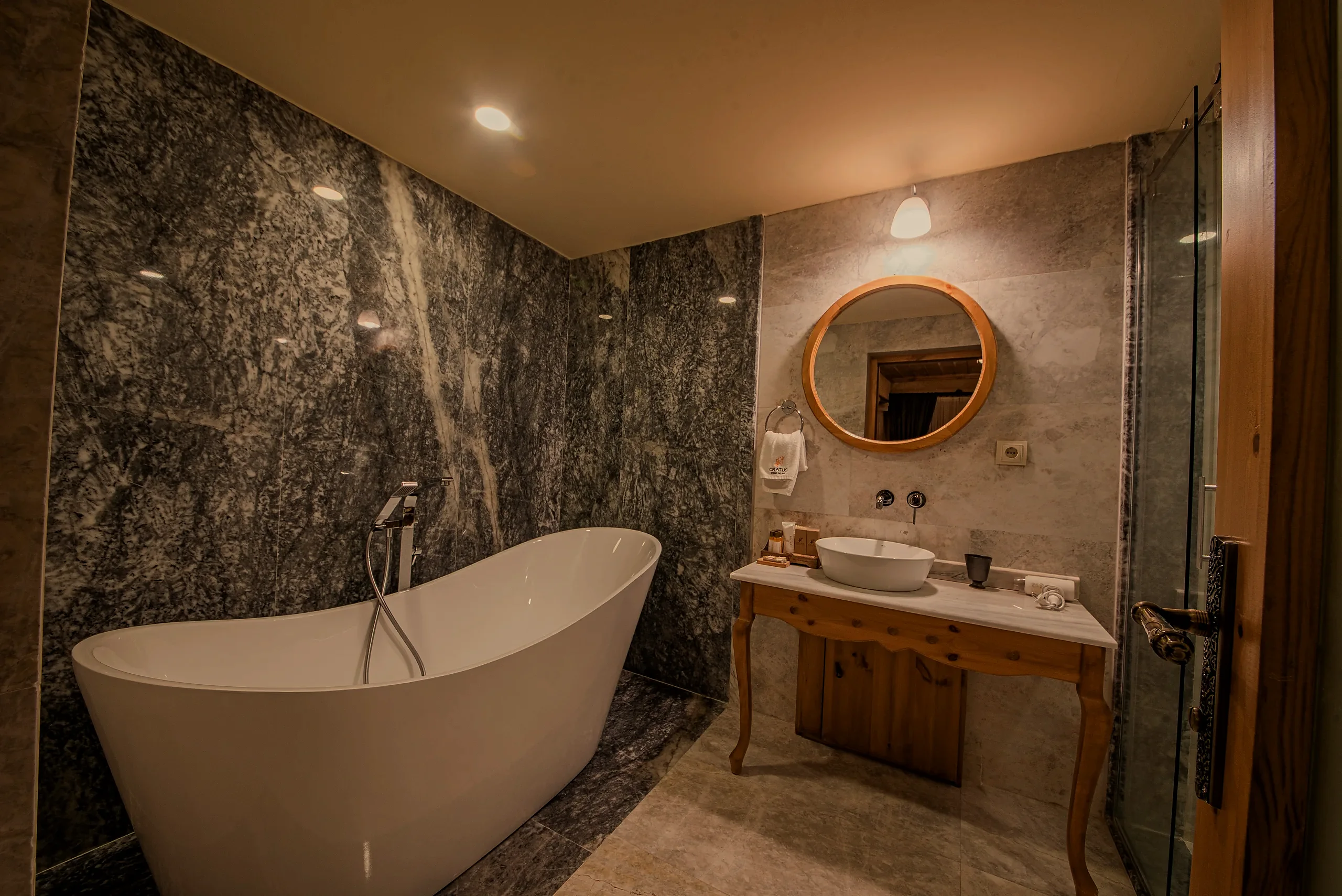 Balkonlu Junior Suite 303 — Cratus Stone Palace, Göreme (3/3)