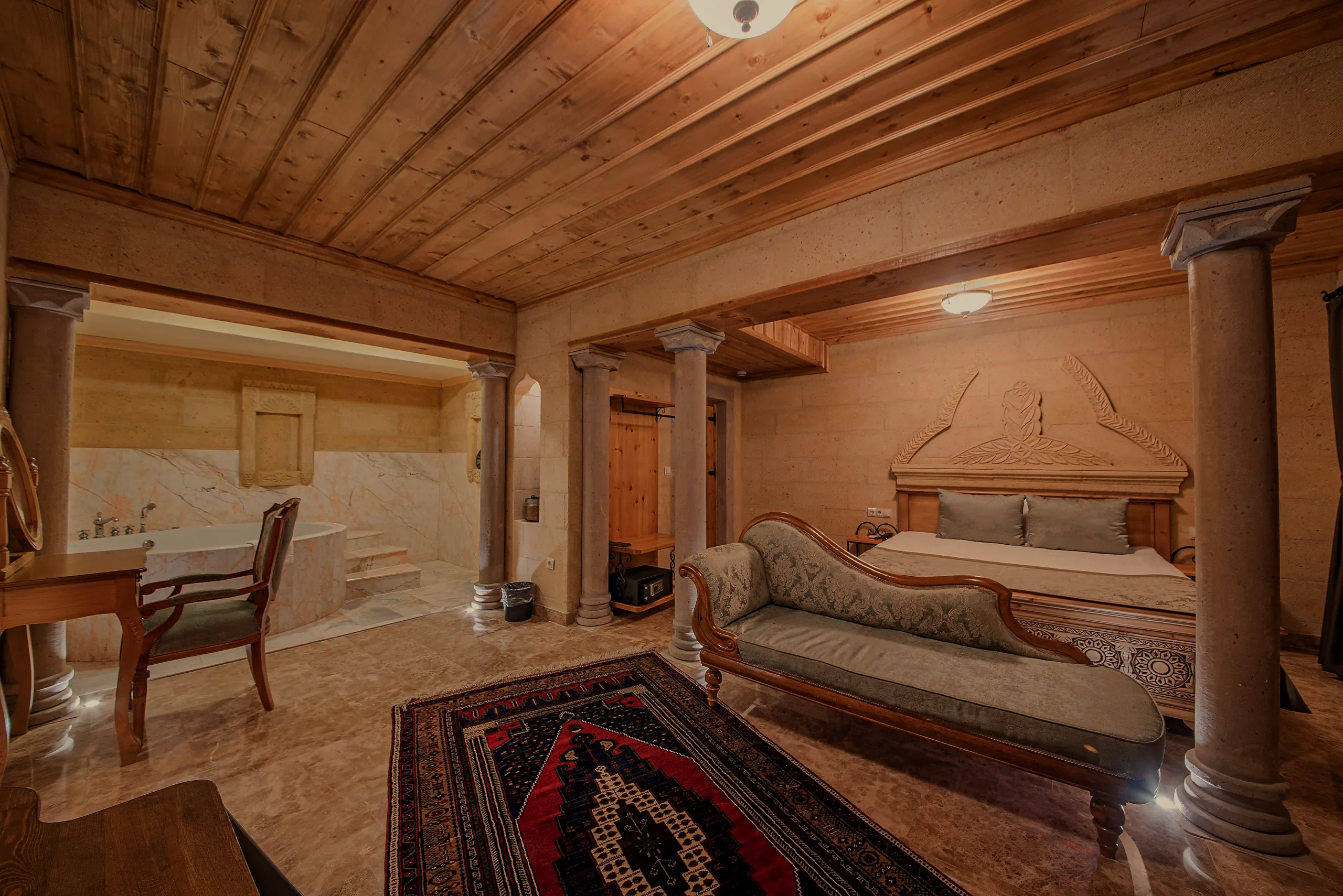 King Suite 201 ve 301 — Cratus Stone Palace, Göreme (6/7)